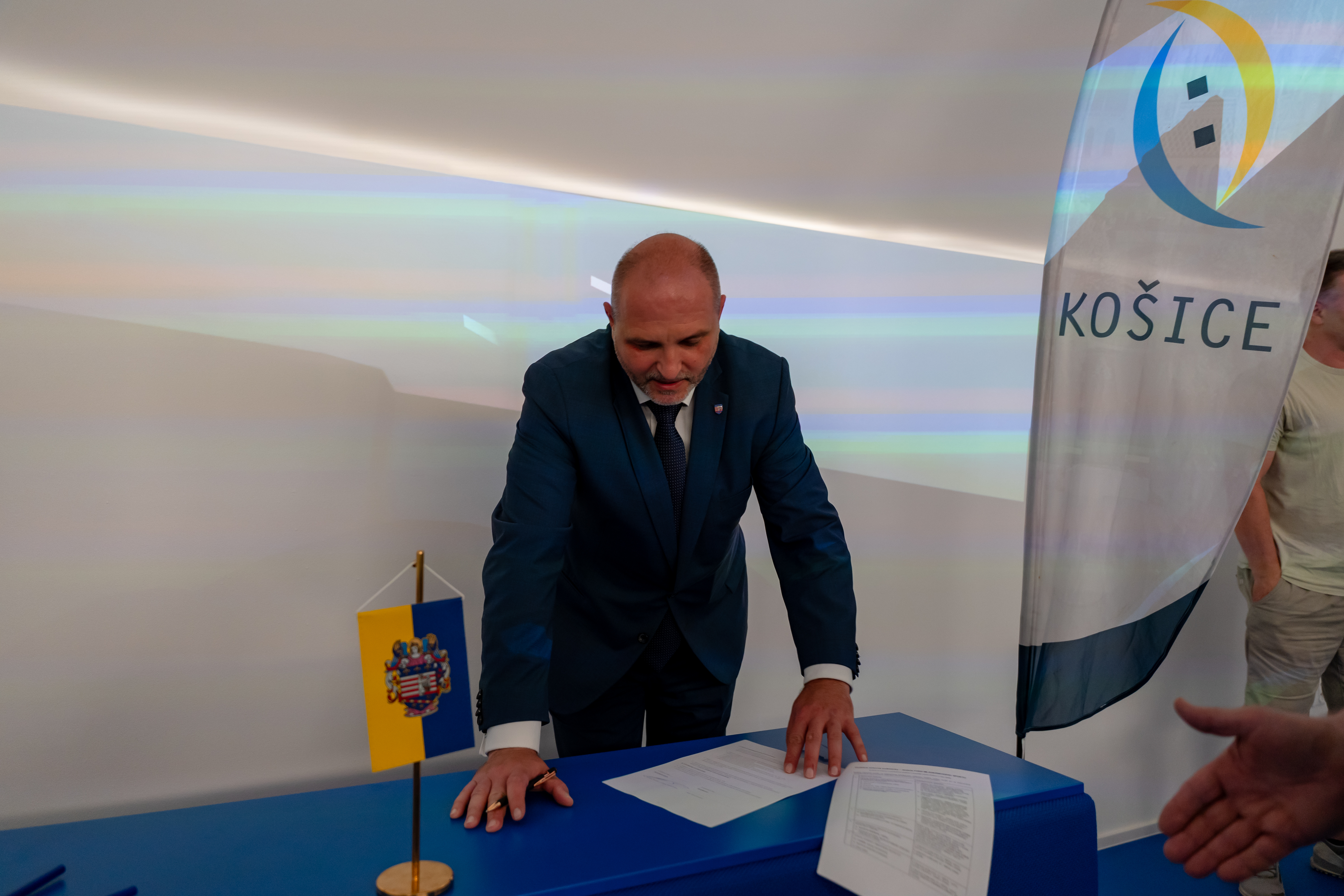 Sportovci , dotacie - podpis zmluv  -20
